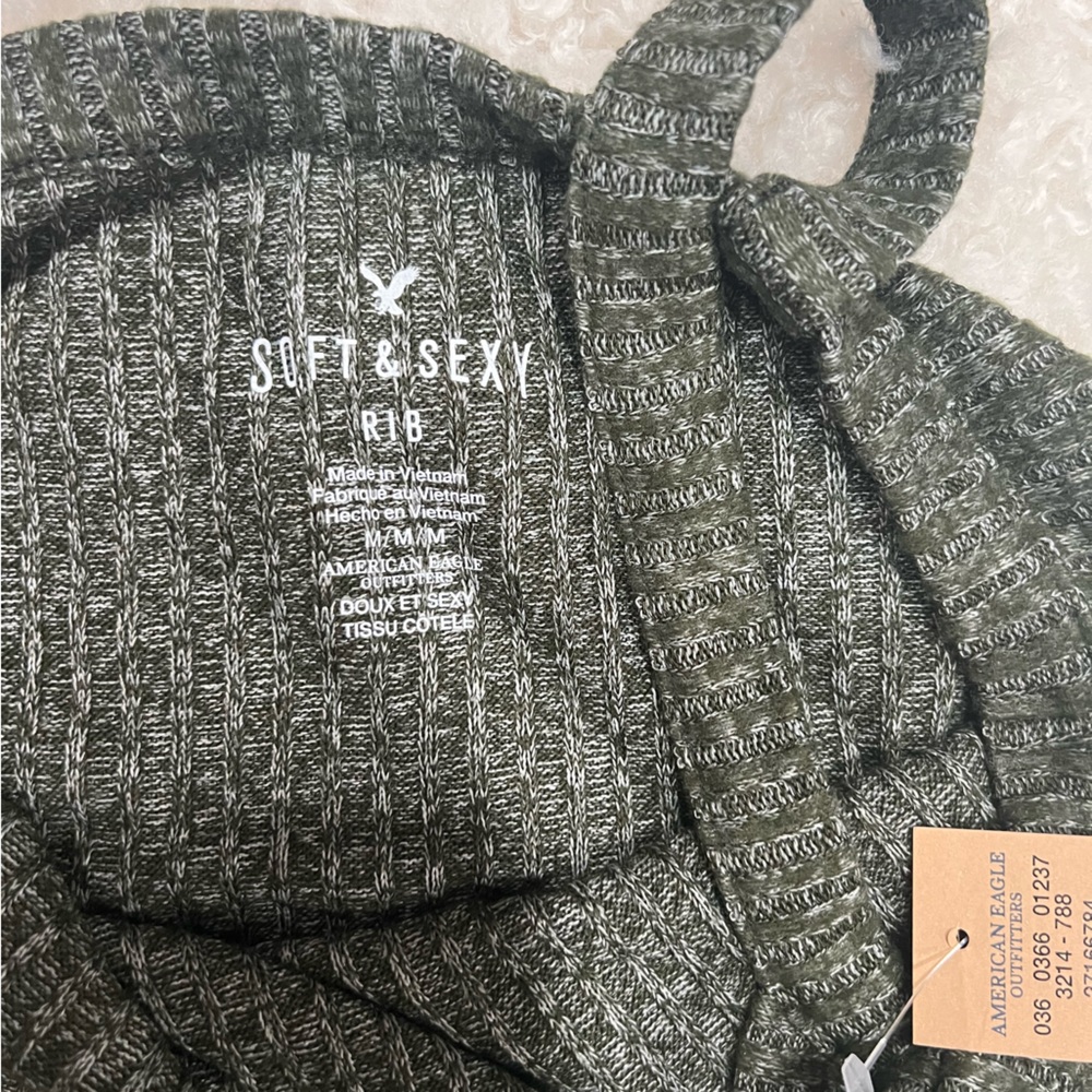 Basic tops - Picture 4 of 4